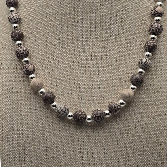 Vintage Earth Tone Pattern and Silver Beaded Stretch Necklace - Picture 4 of 6